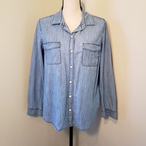 Old Navy Classic Chambry Button Down